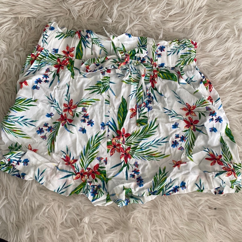 Flower pattern shorts